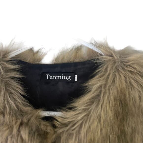 Tanming NWOT Women's Size Medium Faux Fur Vest - Picture 4 of 9